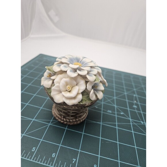 Porcelain Floral Basket Trinket Flower 4 in x 4 in - Picture 5 of 6